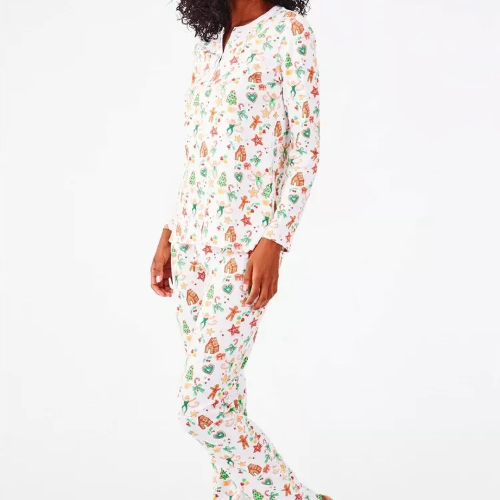 Roller Rabbit Gingerbread Christmas pajamas